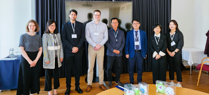 Staff from the Digital Research Alliance of Canada (the Alliance) and the Korea Institute of Science and Technology Information (KISTI) at International Data Week in Salzburg Austria, after the signing of a memorandum of understanding. / Membres du personnel de l’Alliance de recherche numérique du Canada (l’Alliance) et du Korean Institute of Science and Technology Information (KISTI) à la Semaine internationale des données à Salzburg, en Autriche, après la signature du protocole d’entente.